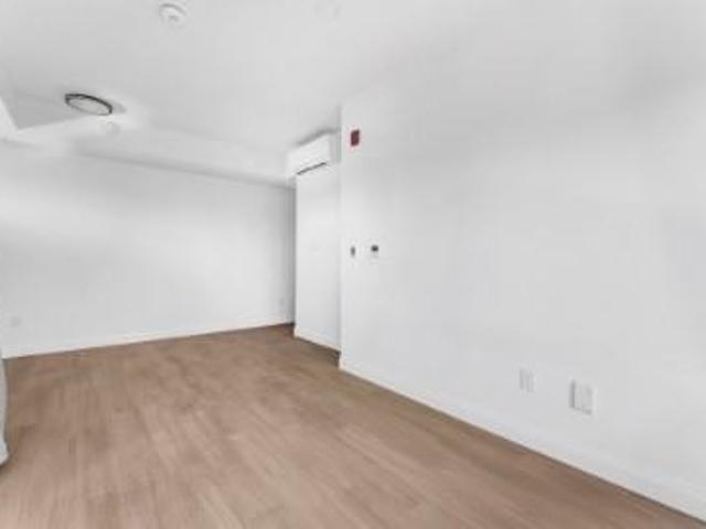 368 Tweedsmuir Avenue Studio Apartment for Rent at 368 Tweedsmuir Ave, Ottawa, ON K1Z 5N4 Westboro