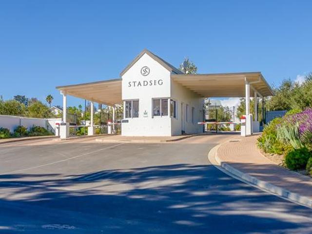 369 m² Land available in Berg En Dal