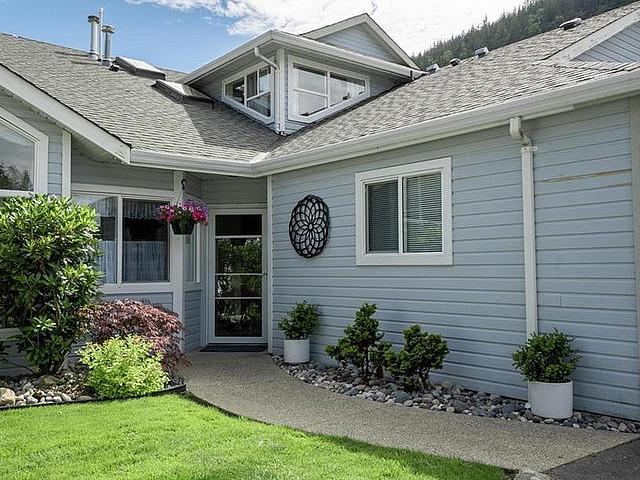 36 730 Mccombs Drive Harrison Hot Springs, British Columbia