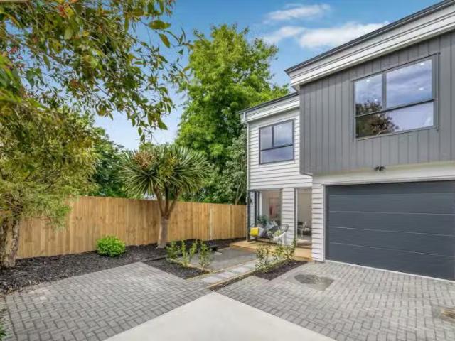 36 Whitford Road, Botany Downs, Manukau City