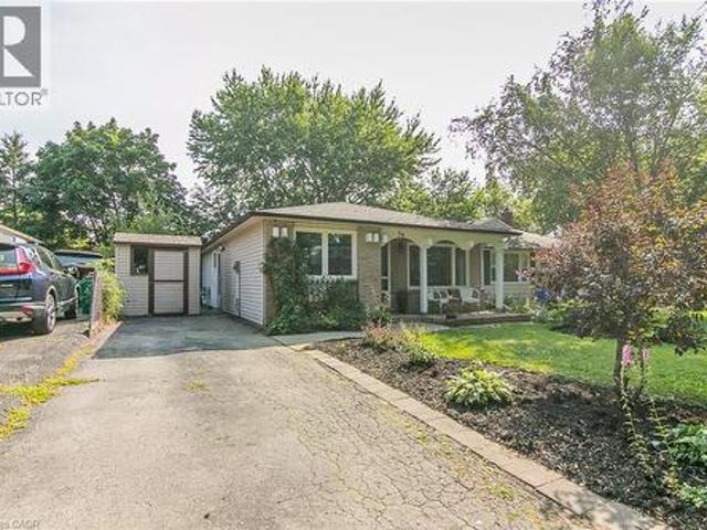 36 Amos Avenue, Waterloo, ON, N2L 5G3 house for sale | Listing ID 40855 | Royal LePage