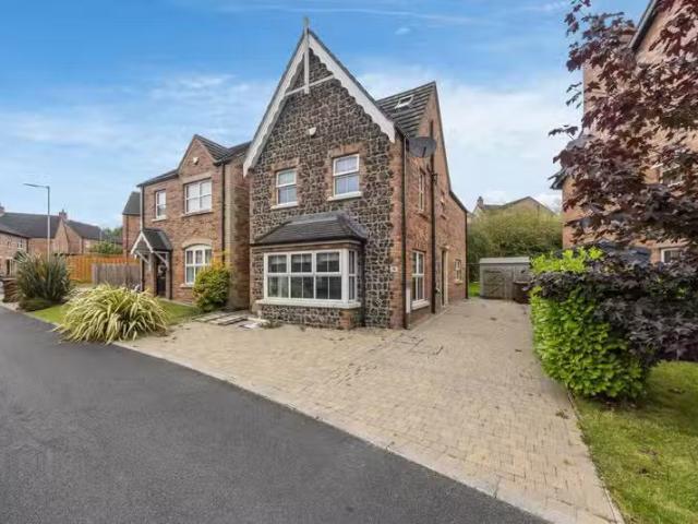 36 Belsize Meadows