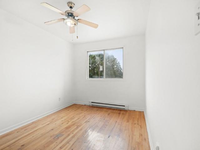 36 Boul. St Elzear O Laval Vimont, QC H7M