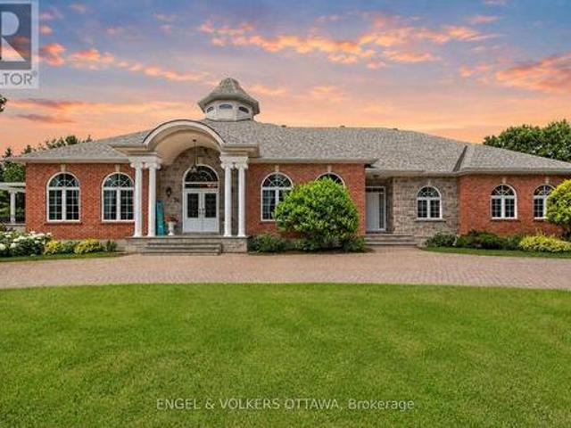 36 Cedarhill Drive, Ottawa, ON, K2R 1C6 house for sale | Listing ID X13592 | Royal LePage