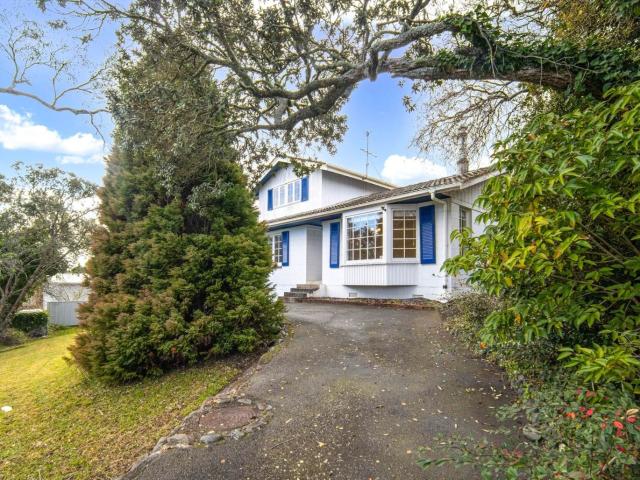 36 Commodore Drive Lynfield, Auckland City