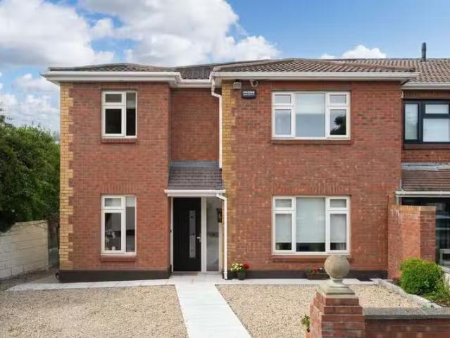36 Clanmawr, Shankill, Dublin 18, D18F9T0 is for sale