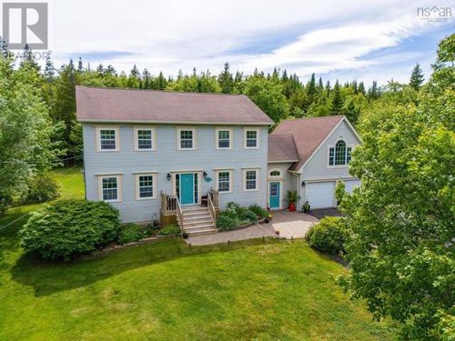 36 George Samuel Drive, Hammonds Plains, NS, B4B 1L9 Luxury House for sale | Listing ID 202508 | Royal LePage Carriage Trade Luxury Properties