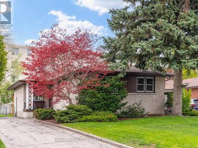 36 Hesketh Court, Toronto, ON, M4A 1M6 house for sale | Listing ID C13141 | Royal LePage