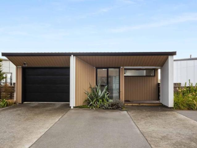 36 Red Beech Avenue, Woodridge, Wellington City For Sale