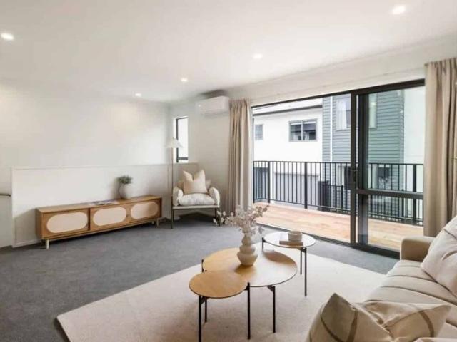 3/6 Ruakiwi Road