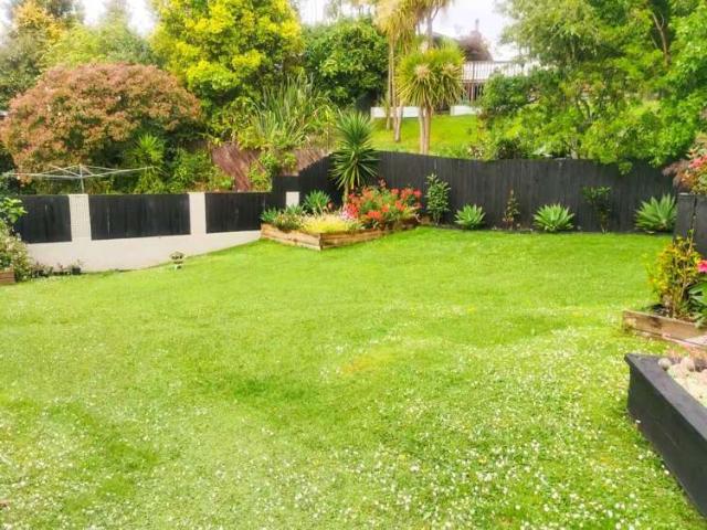 36 Sequoia Place, Sunnynook, North Shore City