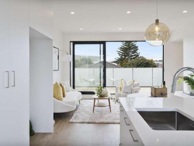 3/6 Shakespeare Road, Milford, North Shore City