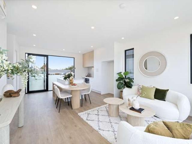 3/6 Shakespeare Road, Milford, North Shore City