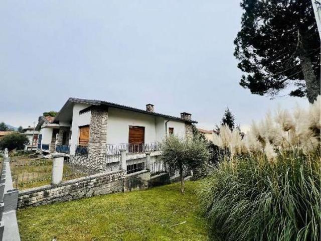 370/2025 1 BG Quadrilocale ai piani terra e primo in asta a Castelli Calepio