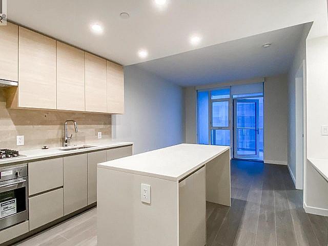 3703 4168 Lougheed Highway Burnaby, British Columbia
