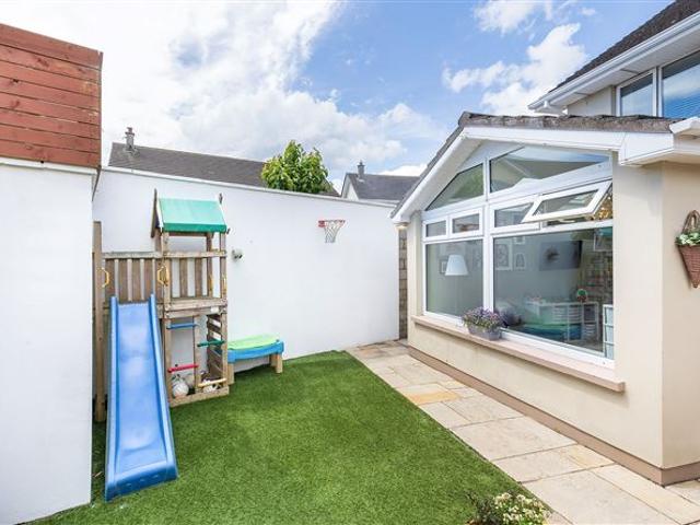 370,000 | No. 32 Summerfields, Ballyleary, Cobh, Cork Johanna Murphy & Son 5007 MyHome. Ie Residential