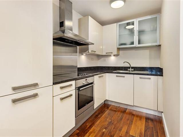 370,000 | 18b The Bottleworks, Dermot O'Hurley Avenue, Irishtown, Dublin 4 Sherry FitzGerald Sandymount 5015 MyHome. Ie Residential