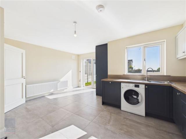 360,000 | 13 Manor Drive, Roxborough Manor, Mulgannon, Wexford Town, Wexford Kehoe & Associates 5011 MyHome. Ie Residential
