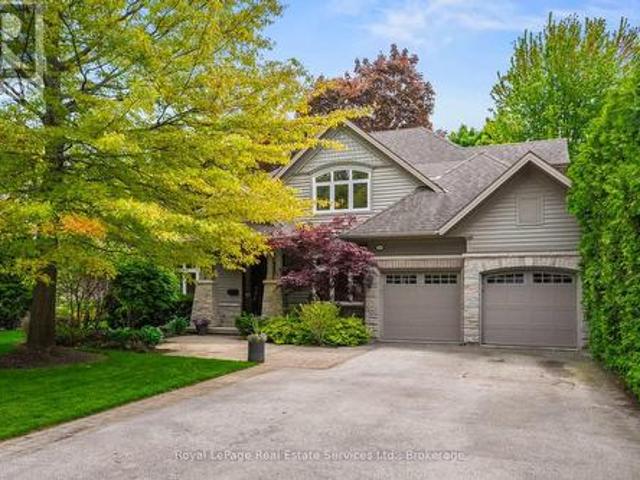 370 Christina Drive, Oakville Sw Southwest, ON, L6K 1H6 Luxury House for sale | Listing ID W13441 | Royal LePage Carriage Trade Luxury Properties
