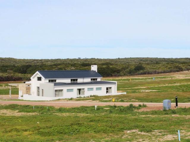 370 m² Land available in Stilbaai Wes