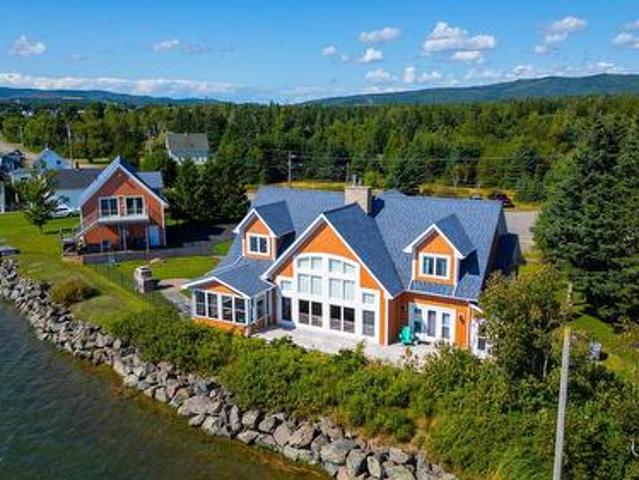 370 Pier Road, Parrsboro, NS, B0M 1S0 Luxury House for sale | Listing ID 202508 | Royal LePage Carriage Trade Luxury Properties