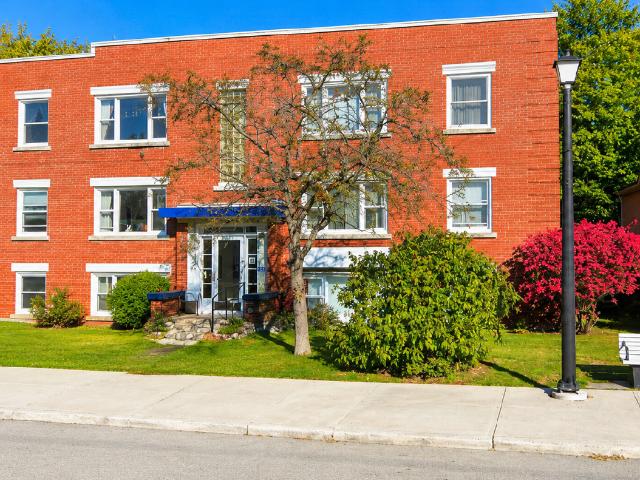371 Churchill Avenue North 3 Ottawa, ON K1Z 5C4