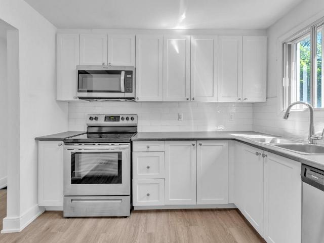 371 Yonge Street 2 Bedroom Apartment for Rent at 371 Yonge St, Kingston, ON K7M 1G2 Portsmouth