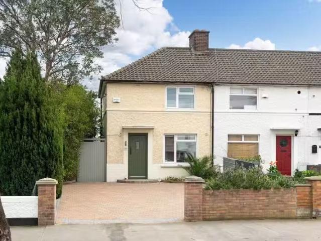 372 Clogher Road, Crumlin, Dublin 12, D12NF72 is for sale