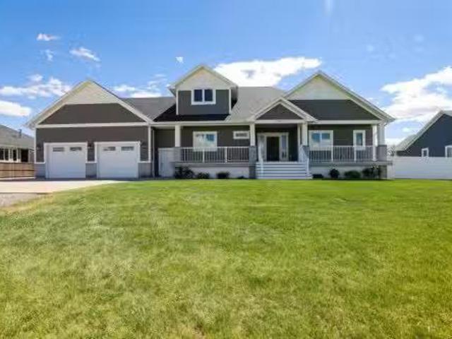 372 E 1 Avenue North, Magrath, AB, T0K 1J0 house for sale L.