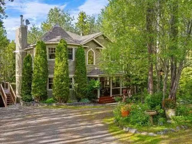 3737 Ridgemont Drive, Kamloops, BC, V1S 1Y8 house for sale.