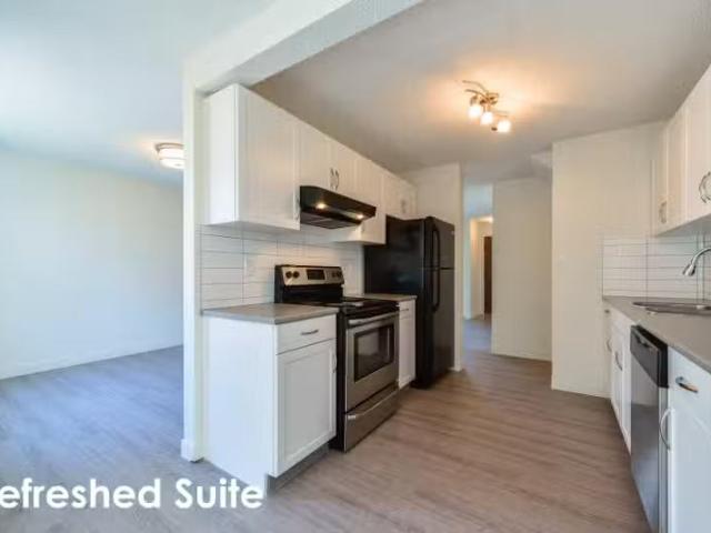 3737 26 Ave. NW, Edmonton, Alberta, T6L 5L8
