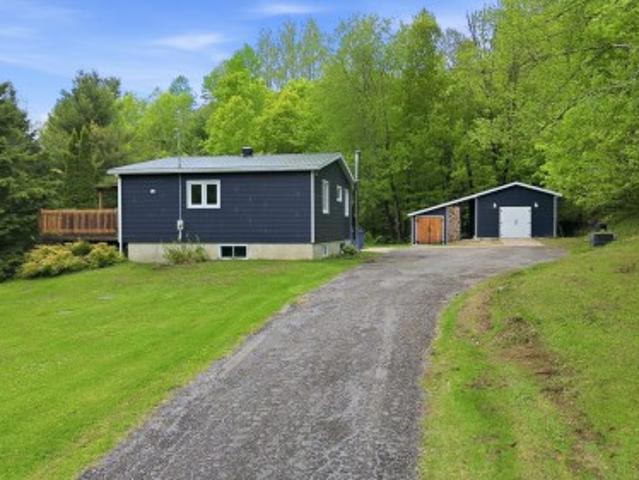 373 Ch. De Val Du Lac, Val Des Monts, QC, J8N 2N7 house for sale | Listing ID 9346 | Royal LePage