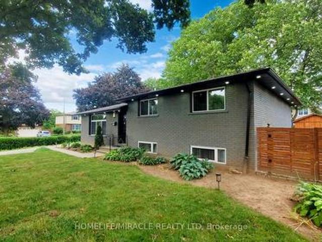 374 Book Road, Grimsby, ON, L3M 2M6 house for sale | Listing ID X13152 | Royal LePage
