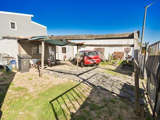 374 m² Land available in Silwood Heights