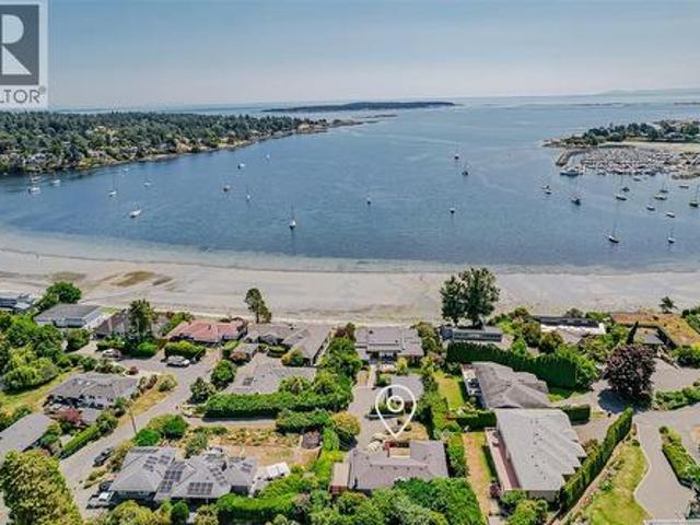 3753 Waring Pl, Saanich, BC, V8P 5E9 Luxury House for sale | Listing ID 1043 | Royal LePage Carriage Trade Luxury Properties