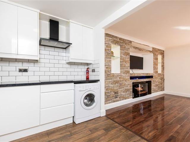 375,000 | Apartment 6, DORSET SQUARE with Parking Space, Upper Gardiner Street, Dublin 1 Kelly Bradshaw 5015 MyHome. Ie Residential