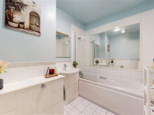 375,000 | Apartment 1, Huxley Court, Cork Street, Dublin 8, Dublin Leonard Wilson Keenan 4981 MyHome. Ie Residential