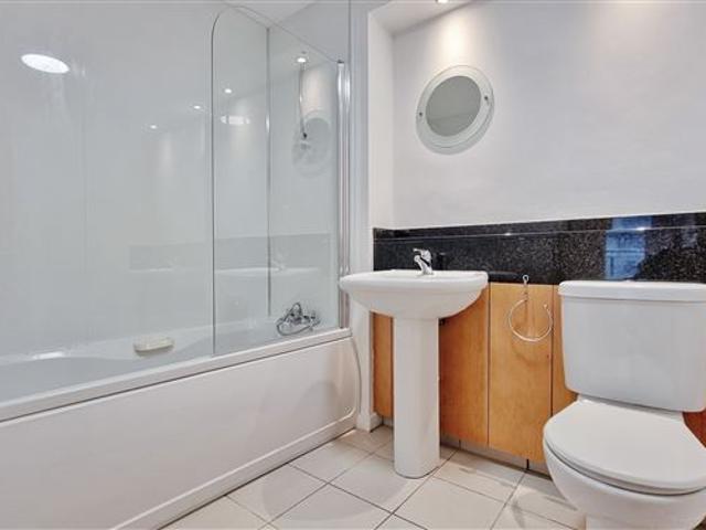 375,000 | Apartment 32, The William Bligh, The Gasworks, Grand Canal Dk, Dublin 4 Bohan Hyland & Associates 4980 MyHome. Ie Residential