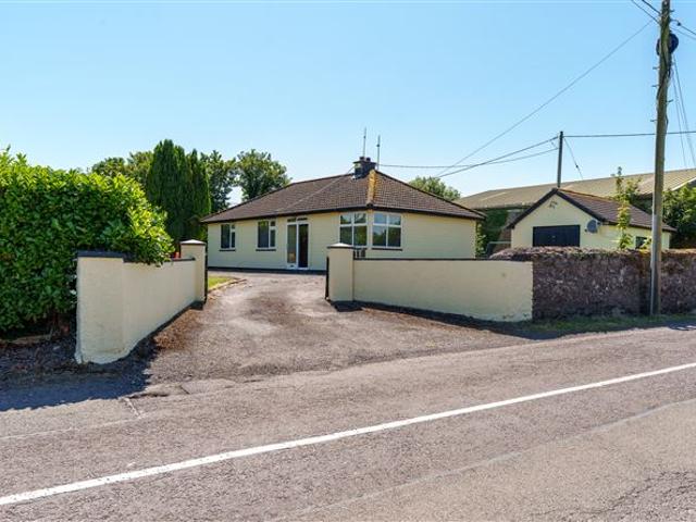 375,000 | Yellow House, Kilcully, Whites Cross, Cork ERA Downey McCarthy 5005 MyHome. Ie Residential
