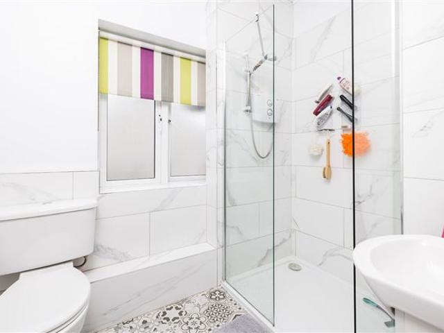 375,000 | 19 Golden Ridge Drive, Rush, Co. Dublin DNG McKenna Healy 4997 MyHome. Ie Residential