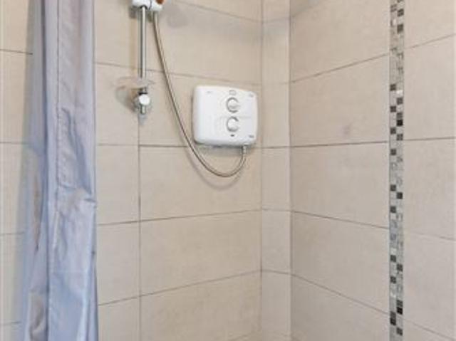 375,000 | 37 Russell Avenue East, Wall, Dublin 3 DNG Fairview 4992 MyHome. Ie Residential