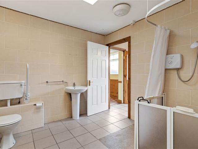 375,000 | 387 Captain's Road, Crumlin, Dublin 12, Co. Dublin George & Maguire Properties 5023 MyHome. Ie Residential