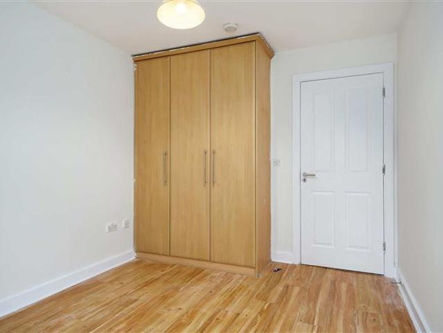 375,000 | 30 Hyde Square, South Circular Road, Dublin 8 Ray Cooke Auctioneers 4982 MyHome. Ie Residential