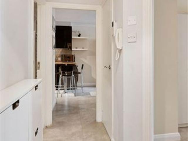 375,000 | 65 Newmarket Square, Dublin 8 Hopkins Ward Estate Agents 5004 MyHome. Ie Residential
