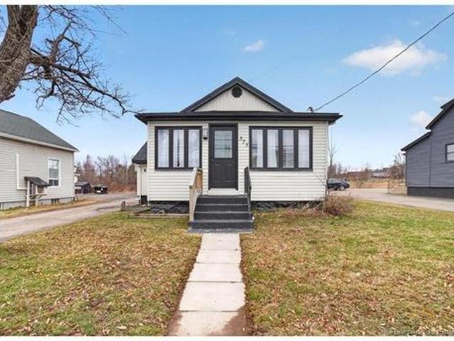 375 Champlain St, Dieppe, NB, E1A 1P3 commercial for sale | Listing ID NB137634 | Royal LePage