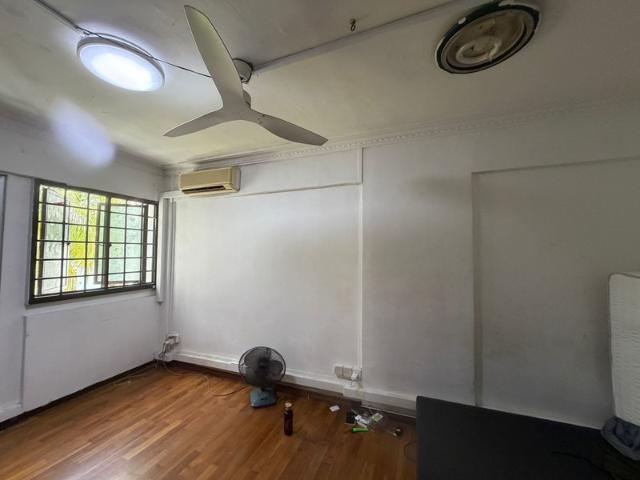 375 Clementi Avenue 4 HDB Apartment For Sale, $418,000, 2 Bed 2 Bath 731 sqft $572.00 psf