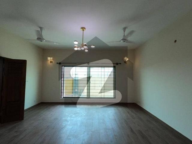 375 Square Yards Spacious House Available In Askari 6 For sale