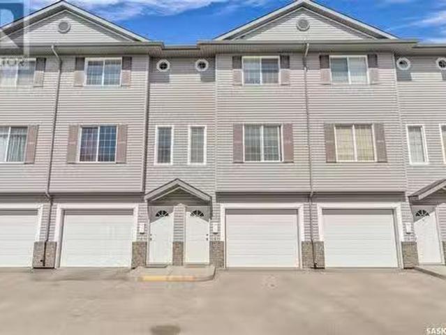 3760 Cormorant Drive E, Regina, SK, S4N 7R8 townhouse for sa.