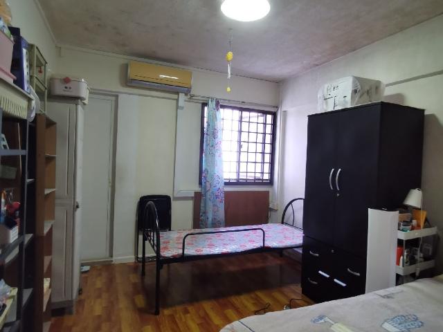 376 Clementi Avenue 4 HDB Apartment Room Rental, $660, 1 Bed 1 Bath 151 sqft $4.37 psf