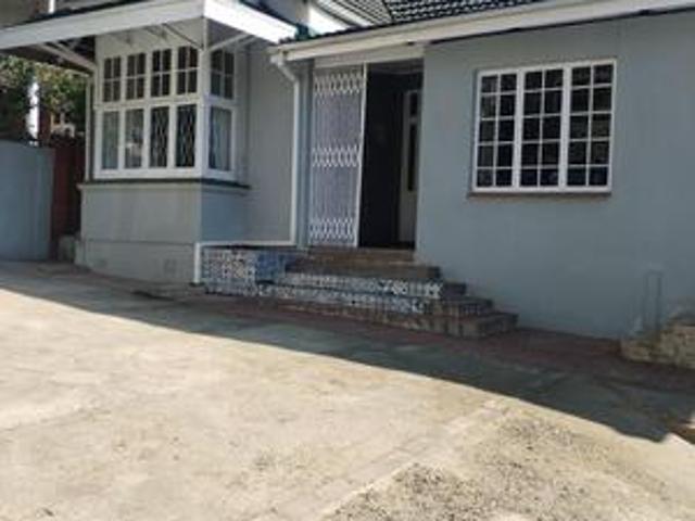377 sqm office to let in howick road.